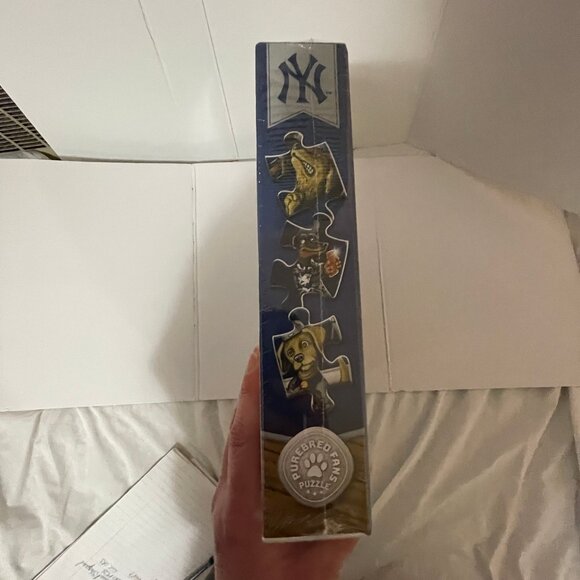 BRAND NEW SEALED New York Yankees "A Real Nailbiter" 500 Piece Puzzle MLB Dogs - Picture 10 of 14